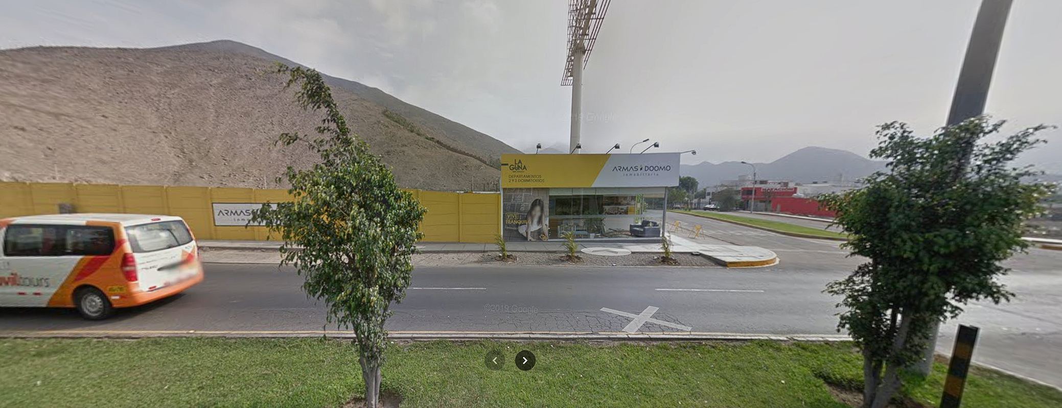 Street View Caseta de Ventas e Informes La Molina - Armas Doomo